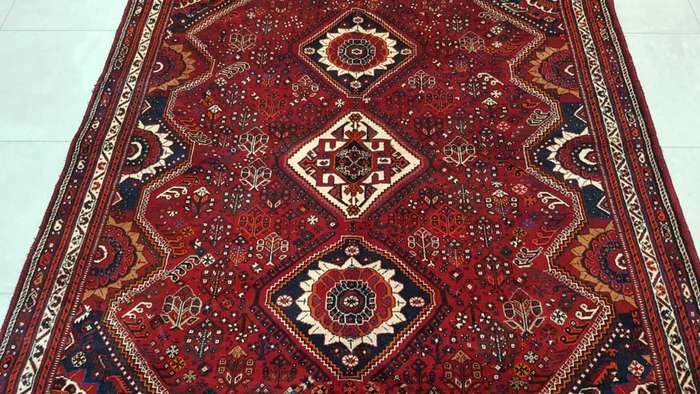 Very Fine Persian Qashgaye Carpet 320cm x 213cm Hand Knotted