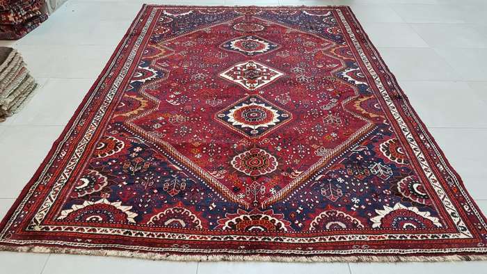 Very Fine Persian Qashgaye Carpet 320cm x 213cm Hand Knotted
