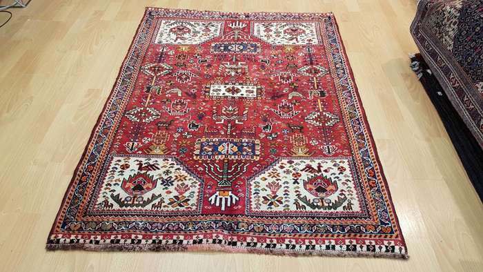 Very Fine Persian Qashgaye Carpet 143cm x 105cm Hand Knotted