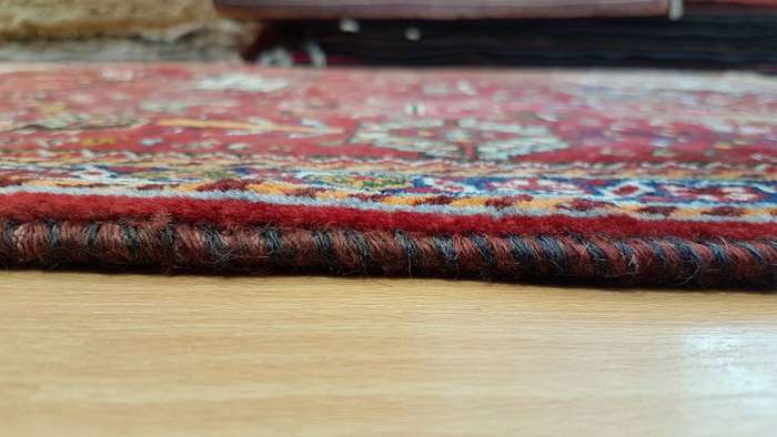 Very Fine Persian Qashgaye Carpet 143cm x 105cm Hand Knotted
