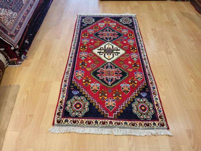 Very Fine Persian Qashqai Carpet 152cm x 76cm Hand Knotted