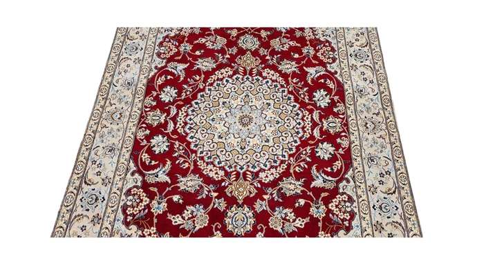 Persian Naien Carpet 254cm x 160cm Hand knotted
