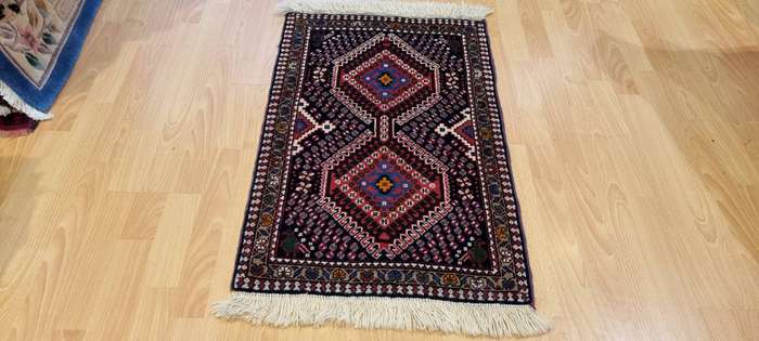 Very Fine Persian Yalemeh Carpet 100cm x 60cm Hand Knotted