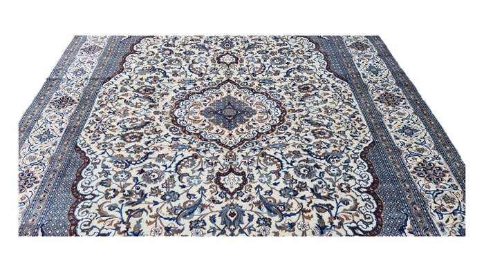 Persian Nain Carpet 407cm x 290cm Hand Knotted