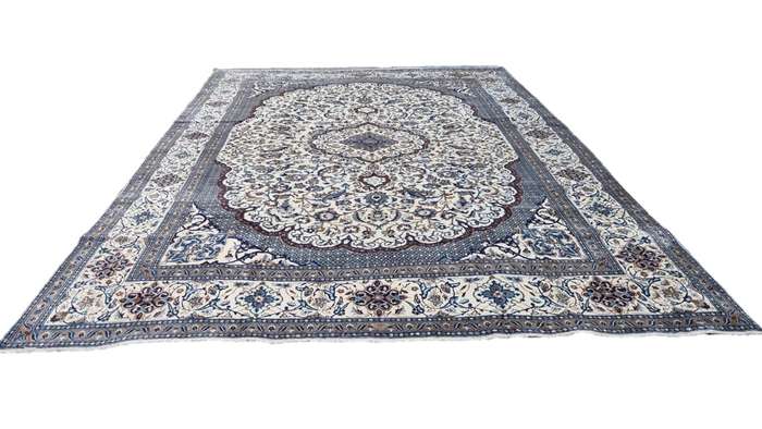 Persian Nain Carpet 407cm x 290cm Hand Knotted