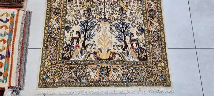 Persian Shahreza Carpet 167cm x 104cm Hand knotted