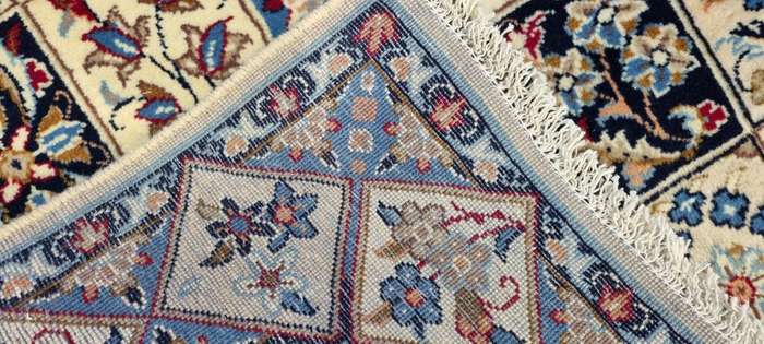 Persian Kashan Carpet 150cm x 100cm Hand Knotted