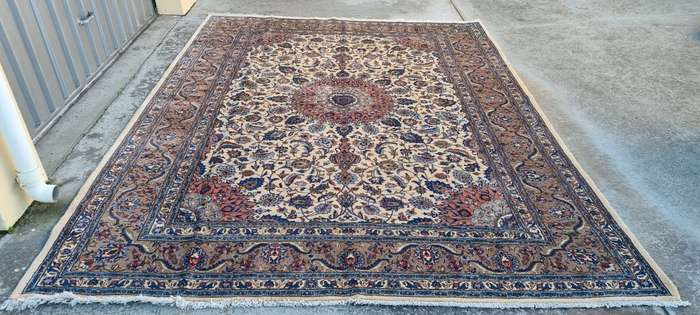 Persian Kashmar Carpet 335cm x 250cm Hand Knotted