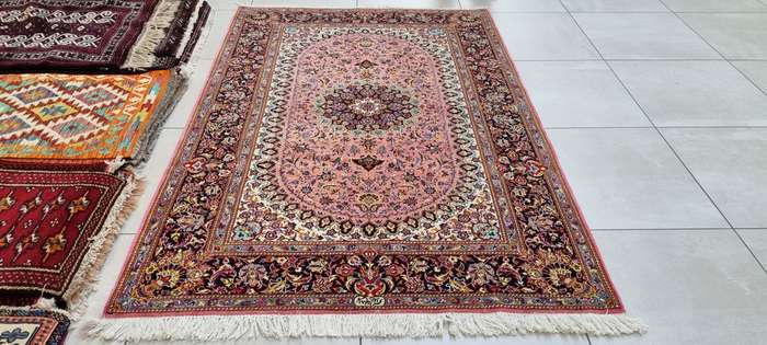Very Fine Persian Kashan Carpet 217cm x 145cm Hand knotted