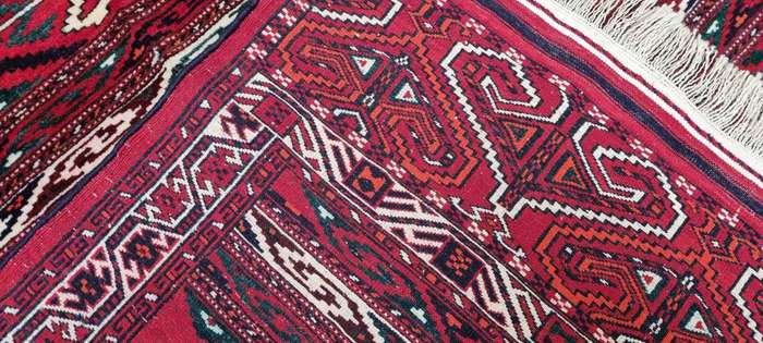 Very Fine Persian Turkaman Carpet 283cm x 128cm Hand Knotted