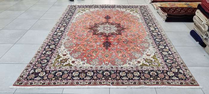 Very Fine Persian Tabriz Carpet 352cm x 248cm Hand Knotted