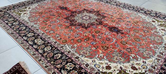 Very Fine Persian Tabriz Carpet 352cm x 248cm Hand Knotted