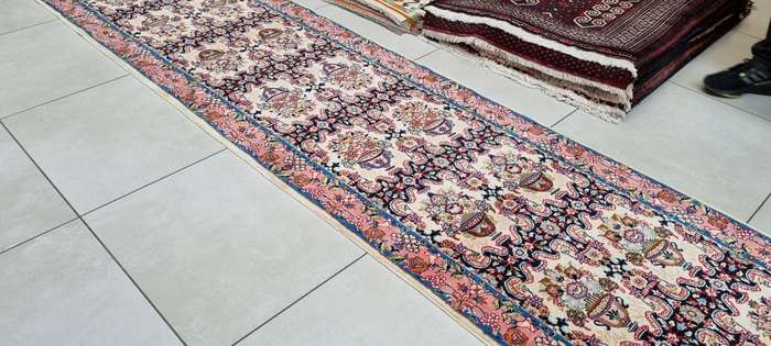 Persian Kashan Carpet 333cm x 80cm Hand Knotted