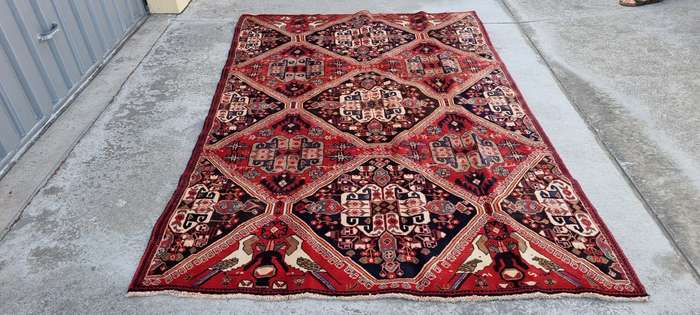 Persian Shiraz Carpet 277cm x 180cm Hand Knotted