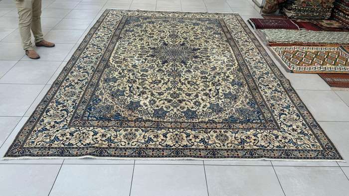 Fine Persian Nain Carpet 430cm x 310cm Hand Knotted