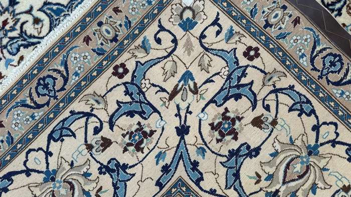 Fine Persian Nain Carpet 430cm x 310cm Hand Knotted