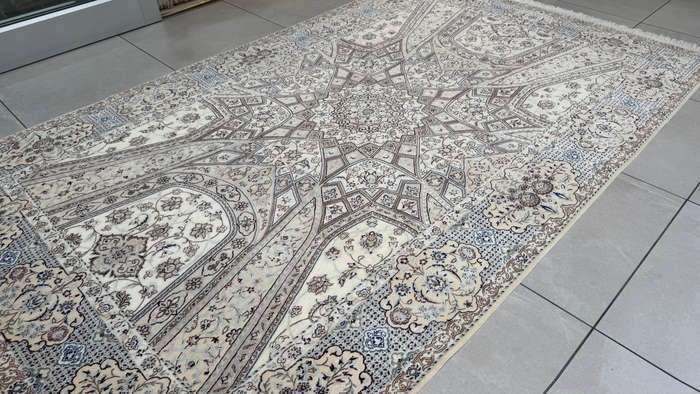 Very Fine Persian Nain Carpet (6LA) 267cm x 162cm Hand Knotted