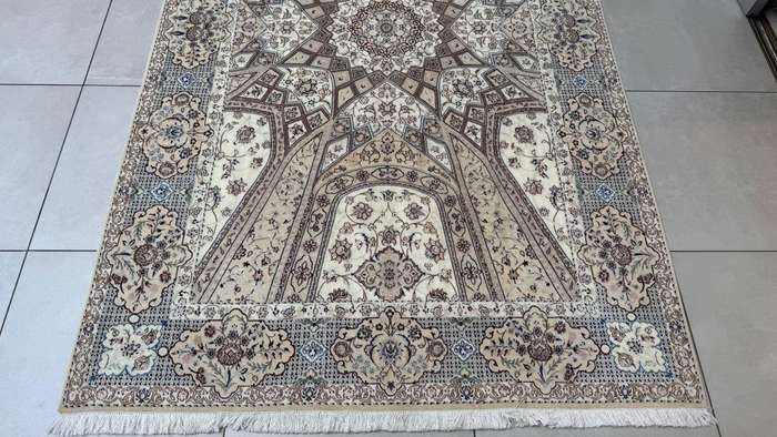 Very Fine Persian Nain Carpet (6LA) 267cm x 162cm Hand Knotted