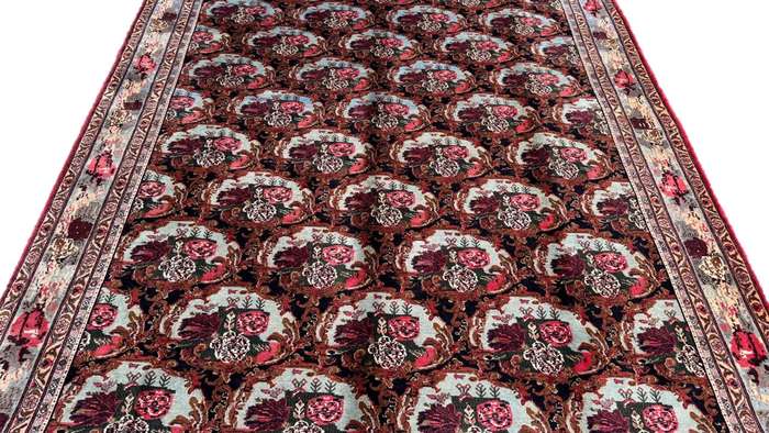 Persian senneh Carpet 340cm x 251cm Hand Knotted