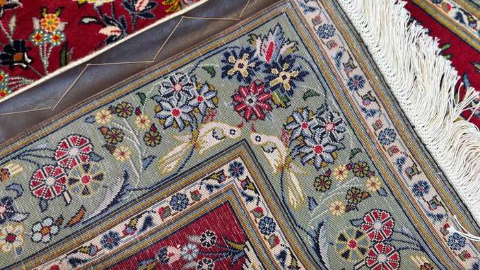 Fine Persian Kashan Carpet 175cm x 110cm Hand knotted