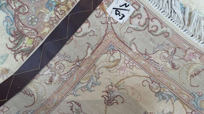 Very Fine Persian Tabriz Carpet 327cm x 81cm Hand Knotted