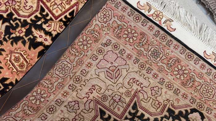 Very Fine Persian Tabriz Carpet 305cm x 80cm Hand Knotted