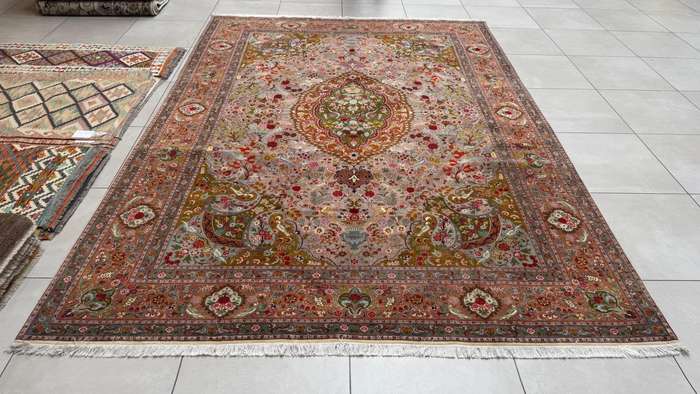 Very Fine Persian Tabriz Carpet 352cm x 253cm Hand Knotted