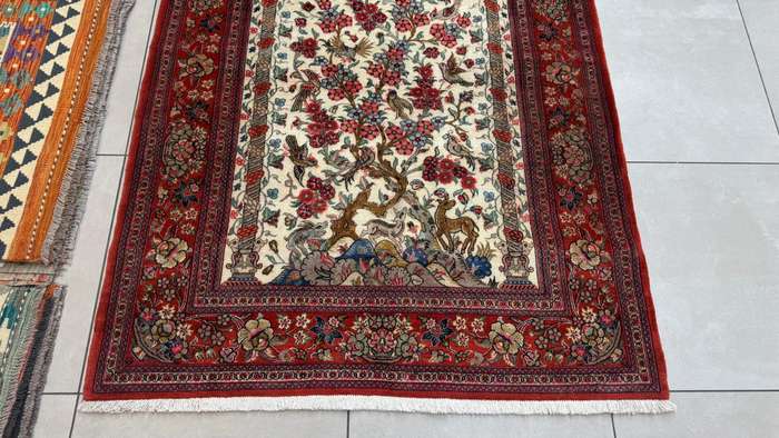 Fine Persian Qum Carpet 190cm x 135cm Hand Knotted