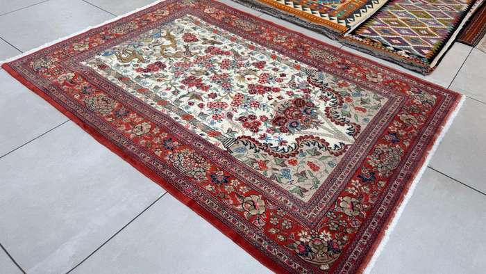 Fine Persian Qum Carpet 190cm x 135cm Hand Knotted