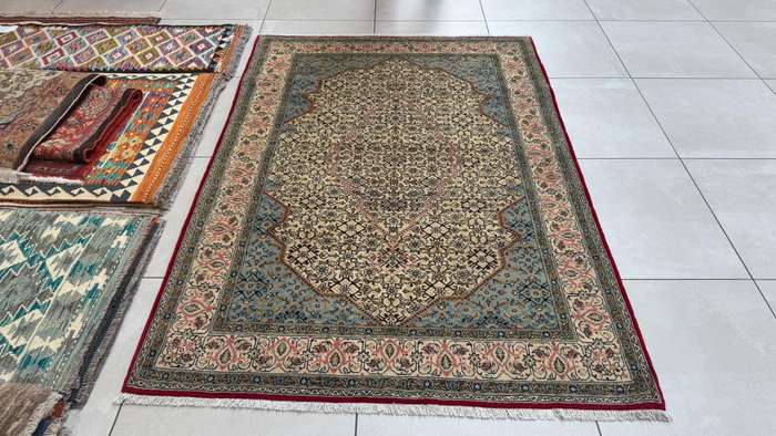 Fine Persian Qum Carpet 205cm x 143cm Hand Knotted