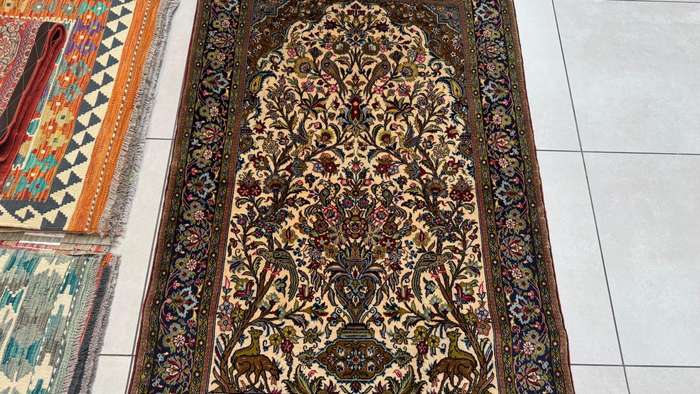 Very Fine Persian Qum Carpet 167cm x 107cm Hand Knotted