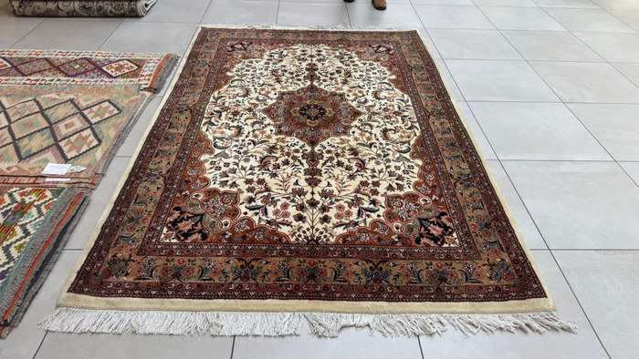 High Quality Persian Bidjar Carpet 265cm x 176cm Hand knotted