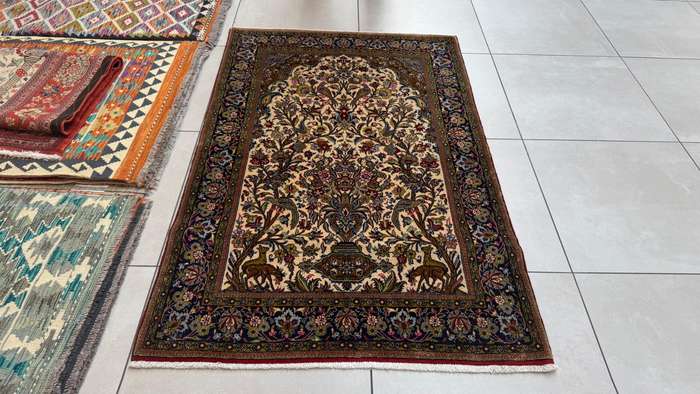 Very Fine Persian Qum Carpet 167cm x 107cm Hand Knotted