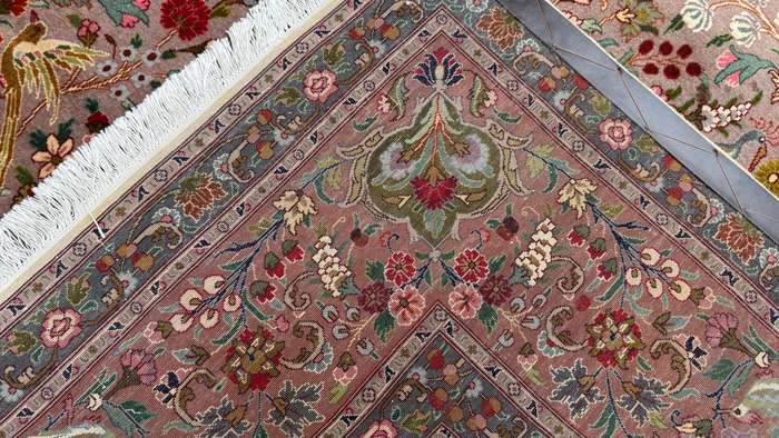 Very Fine Persian Tabriz Carpet 352cm x 253cm Hand Knotted