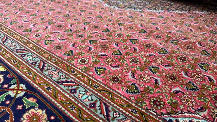 Very Fine Persian Tabriz Carpet 350cm x 250cm Hand Knotted