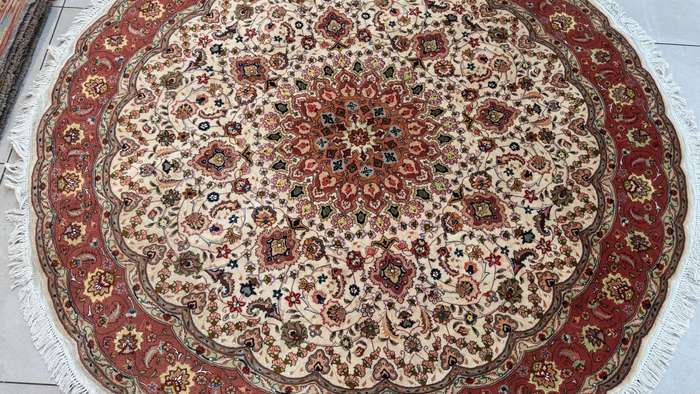 Very Fine Persian Tabriz Carpet 200cm x 200cm Hand Knotted