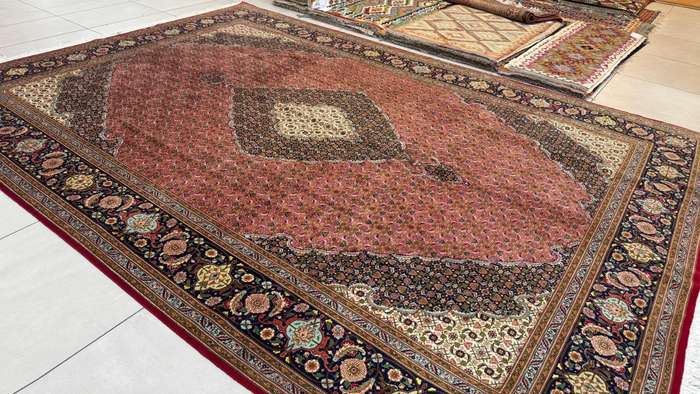Very Fine Persian Tabriz Carpet 350cm x 250cm Hand Knotted