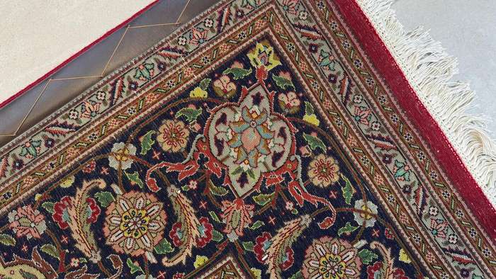 Very Fine Persian Tabriz Carpet 350cm x 250cm Hand Knotted