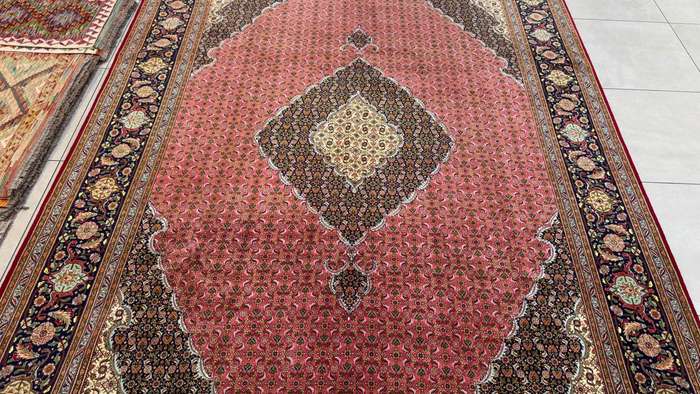 Very Fine Persian Tabriz Carpet 350cm x 250cm Hand Knotted