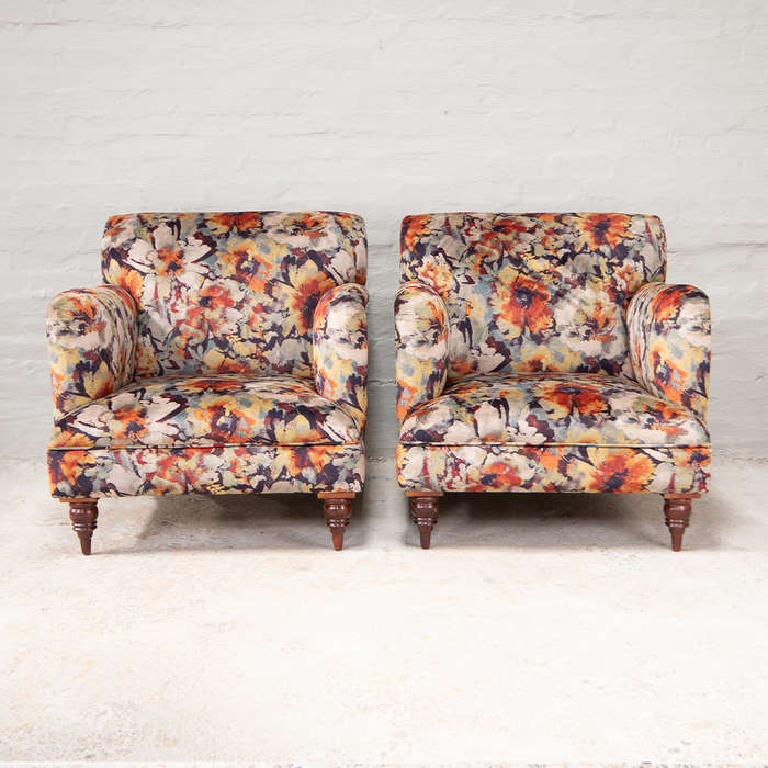 Large Club Chairs in Floresta