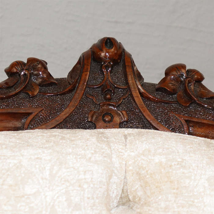 Victorian Walnut Chaise Longue