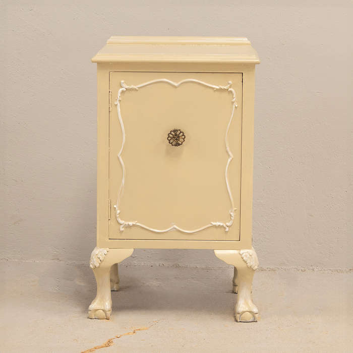Ball and Claw Pedestal