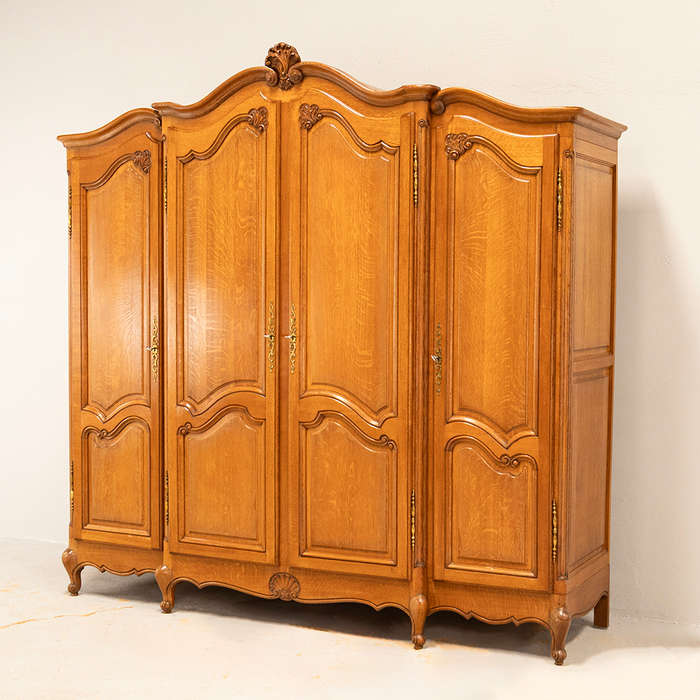 Continental Oak Four Door Cupboard