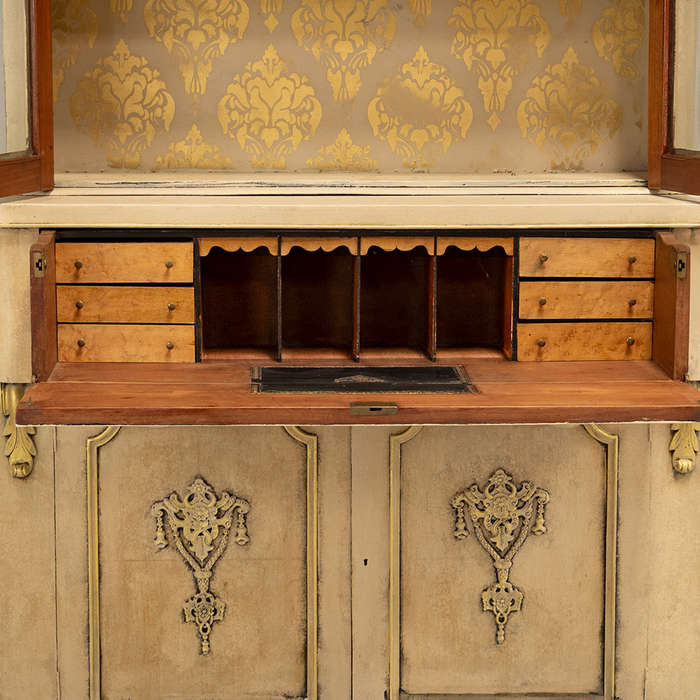 Regal Floral Display Cabinet