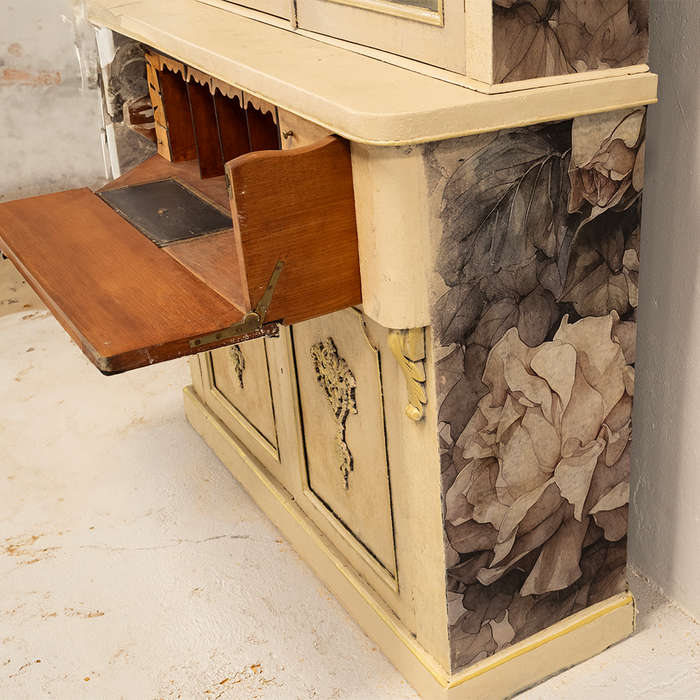 Regal Floral Display Cabinet