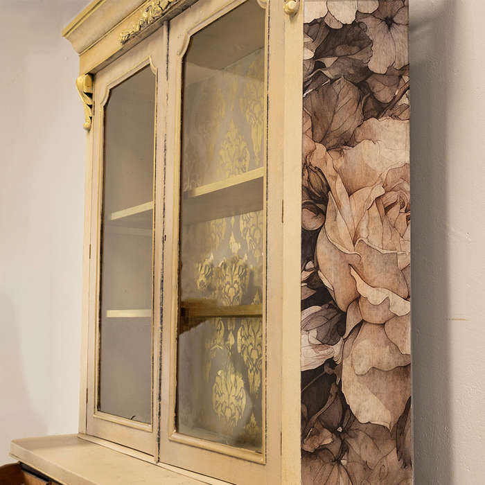 Regal Floral Display Cabinet