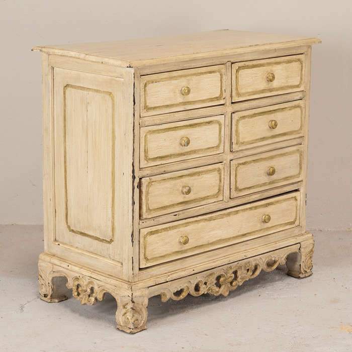Vintage Chest of Drawers