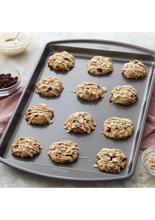 Wilton Perfect Results Premium Non-Stick Cookie Sheet ? 38 x 25 cm