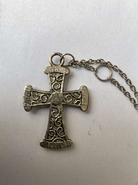 Pendant - Cross With Chain. Cross has White Beads and Swirl Pattern. Silver Colour #ML651