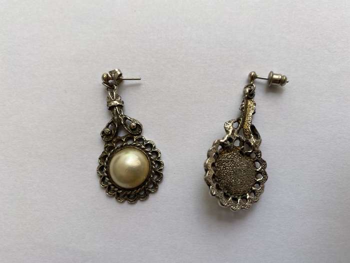 Silver Plated Earrings With Flower Patterns, Central Pearly Colour Bead (pierced ears)#ML655 | D...